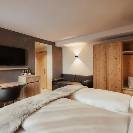 Tofana Cortina Hotel
