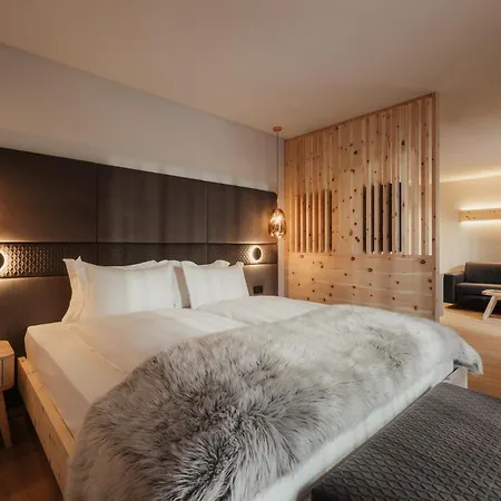 Tofana Cortina Hotel