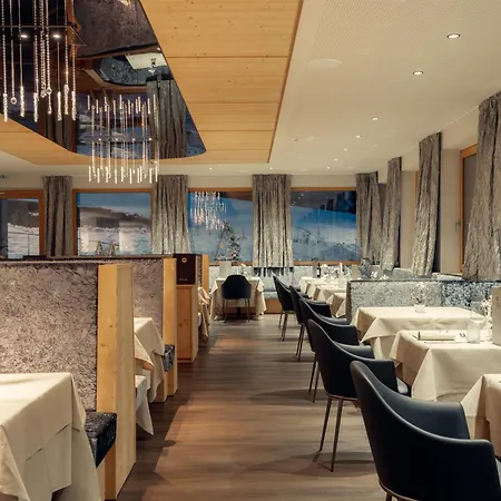 Tofana Cortina Отель 5*