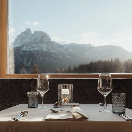 Hotel Tofana Cortina 5*
