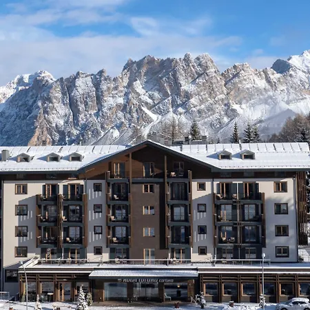 Tofana Cortina Hotel