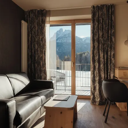 Tofana Cortina Hotel