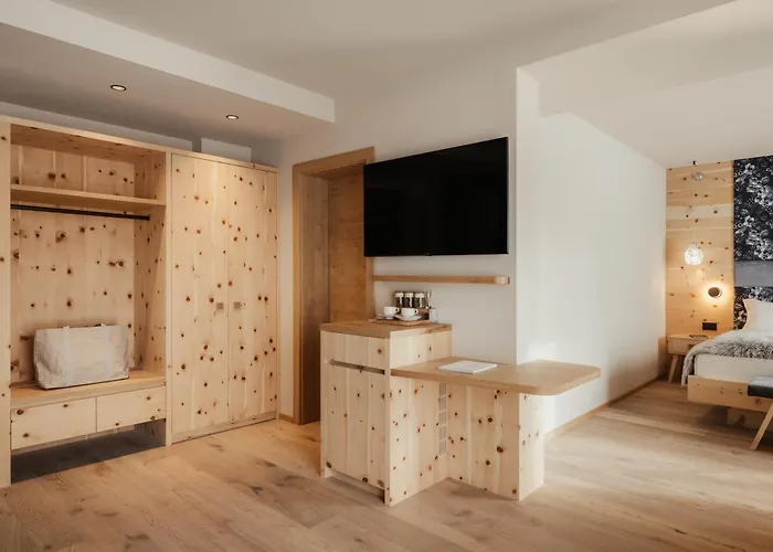 Tofana Cortina Hotel 5*