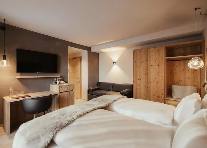 Tofana Cortina Hotel