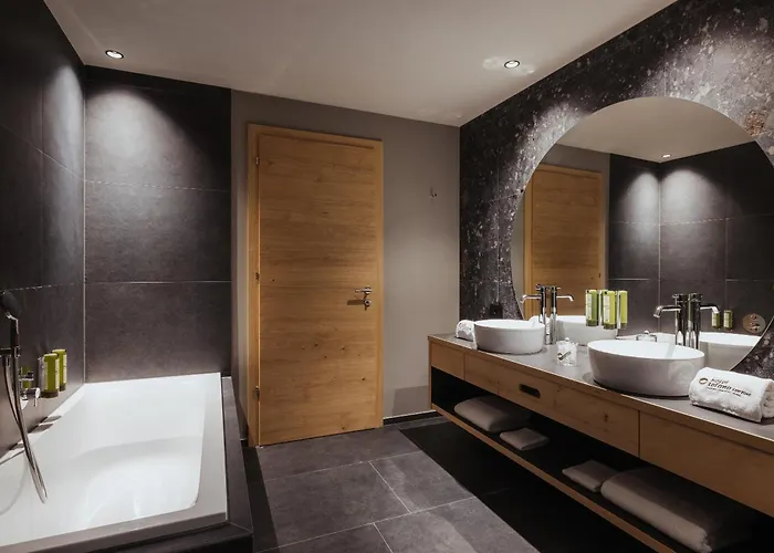 Tofana Cortina Hotel